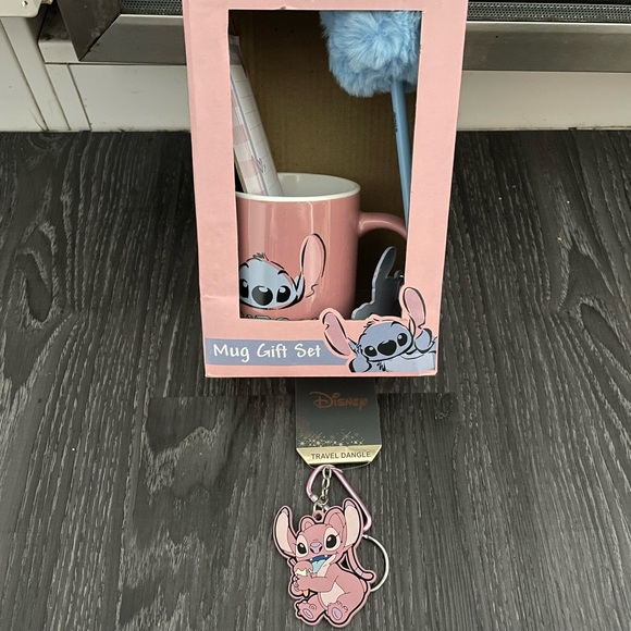 NWT lilo and stitch gift set and travel dangle - Picture 1 of 3